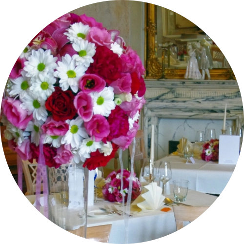 Table-decoration-wedding-colors-purple-pink-rose